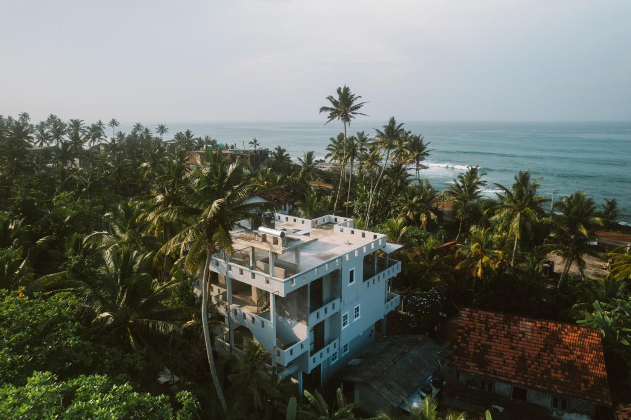 Plantation Surf Inn & Restaurant - Midigama East Exterior foto