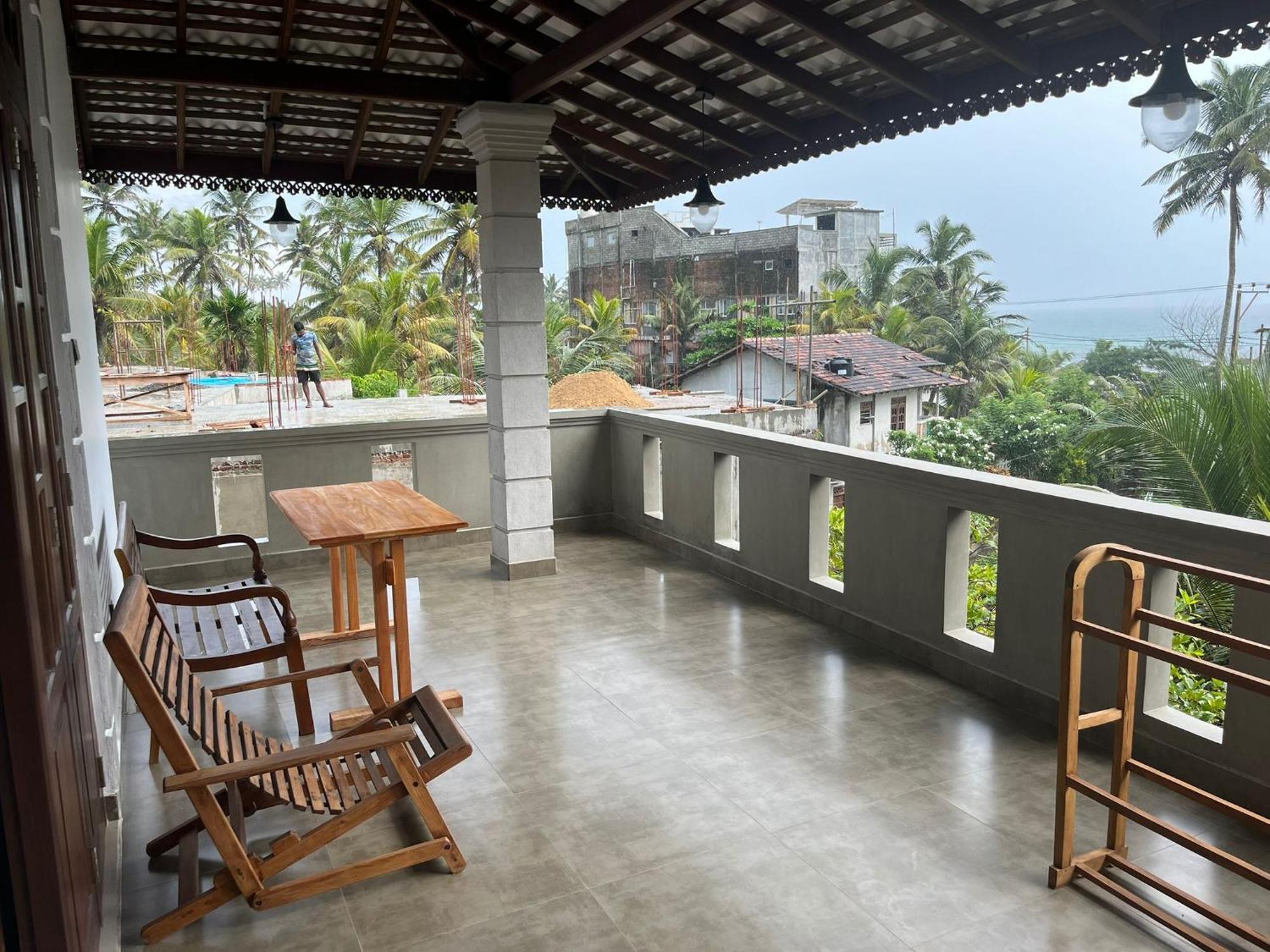 Plantation Surf Inn & Restaurant - Midigama East Exterior foto