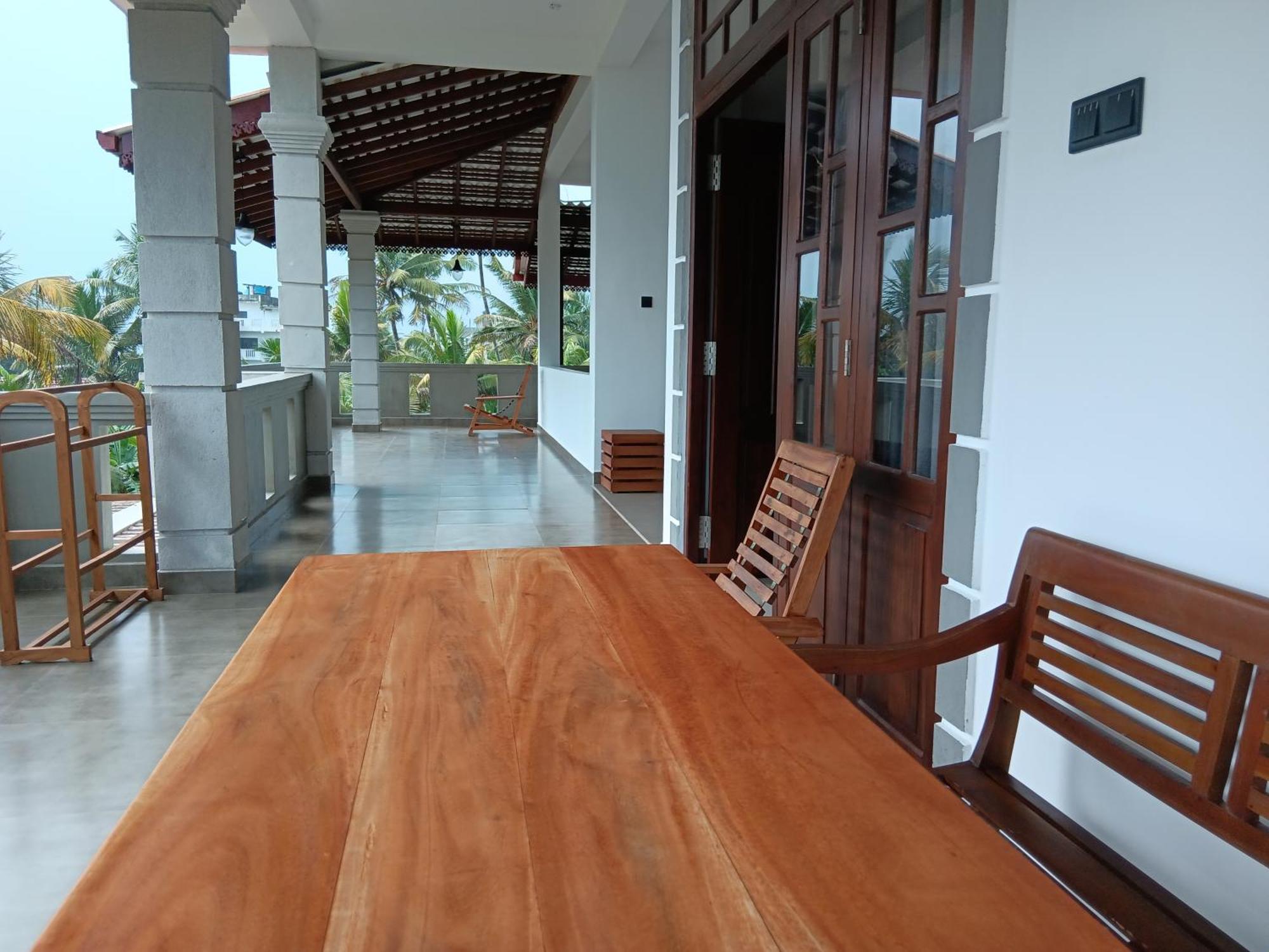 Plantation Surf Inn & Restaurant - Midigama East Exterior foto