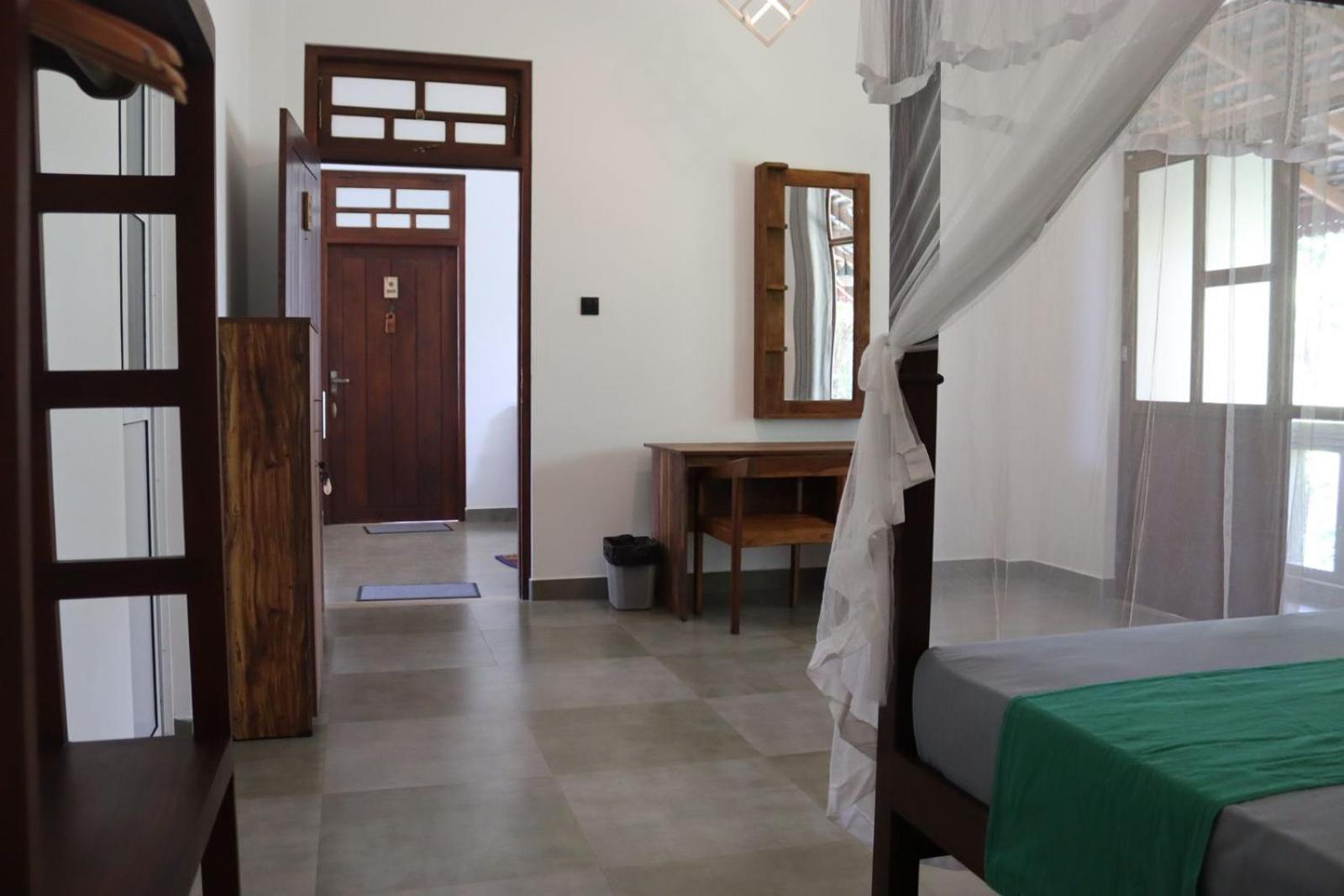 Plantation Surf Inn & Restaurant - Midigama East Quarto foto