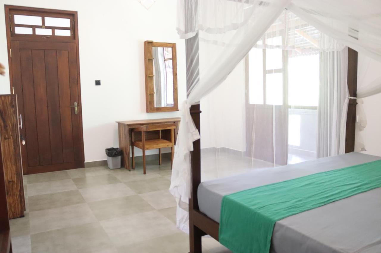 Plantation Surf Inn & Restaurant - Midigama East Quarto foto